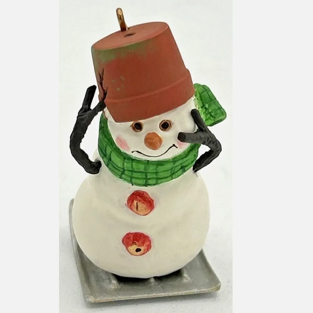 Hallmark Keepsake Ornament: 2000 Race Down Main Street